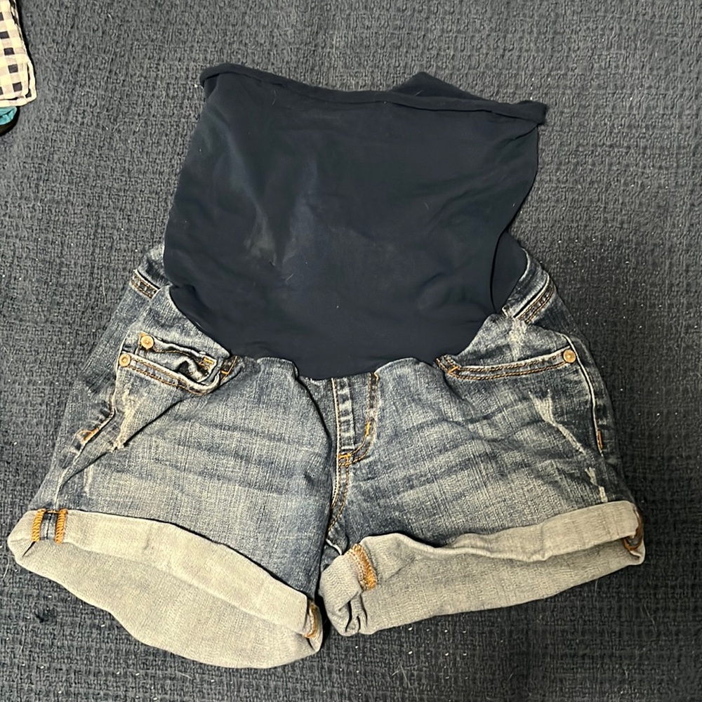 Maternity shorts